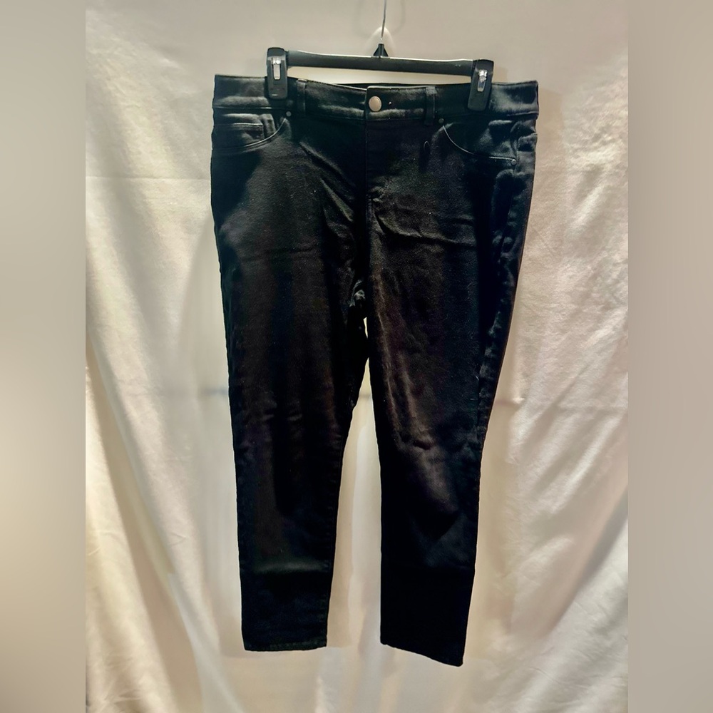 Chico’s Platinum Black Skinny Jeans size 1.5 size m/10